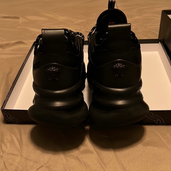 ALL BLACK VERSACE CHAIN REACTIONS - Picture 5 of 7